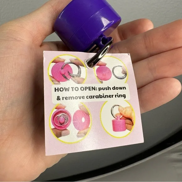 NWT Lion Latch Travel Jewelry Ring Case - Picture 3 of 4